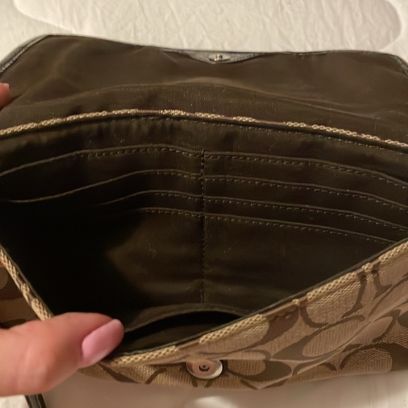 Large Coach Wristlet. - Picture 4 of 4